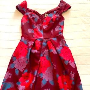 Red mini jacquard tulip skirt dress.